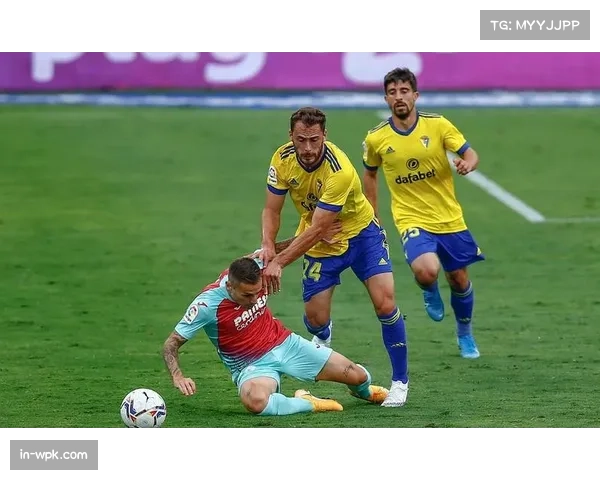 喷气机球迷客场助燃疯狂F3德比 体育场加开二层看台迎热潮